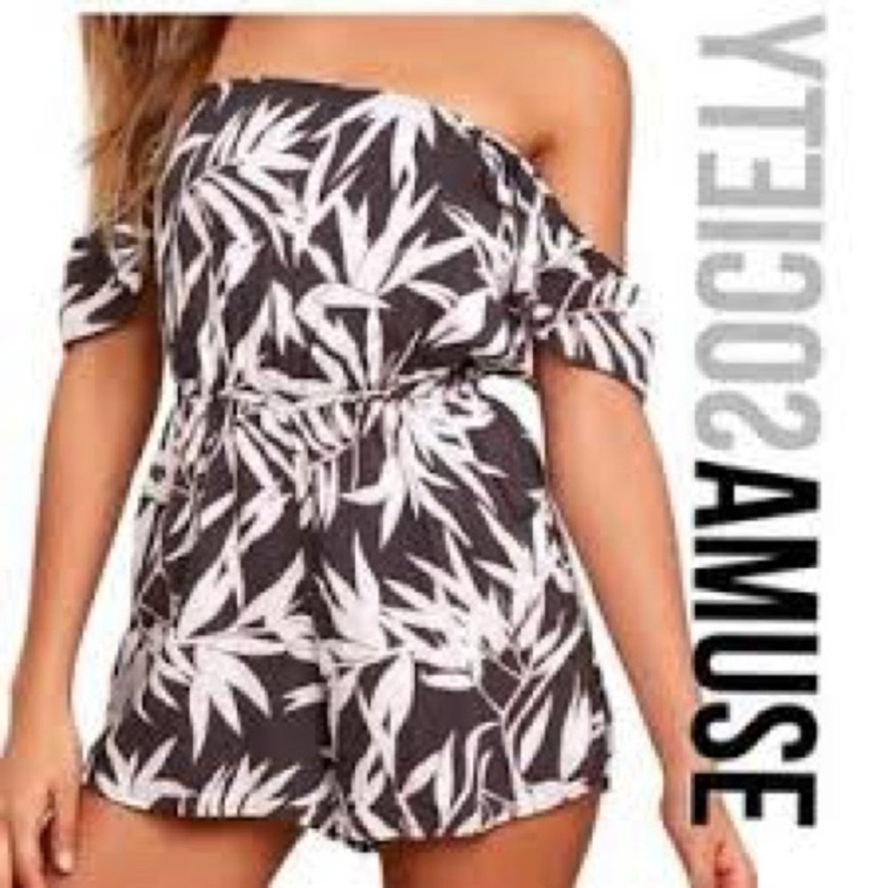 Amuse Society Estella Leaf Print Romper, Size S - Picture 2 of 7
